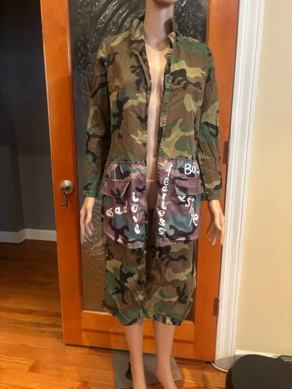 Camo Women's Camouflage Long Blazer Jacket with Graphic Pockets - Picture 5 of 8